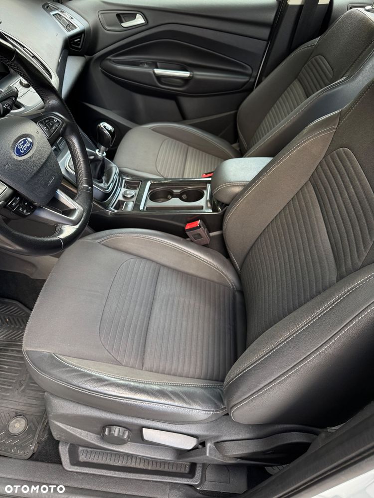 Ford Kuga - 9