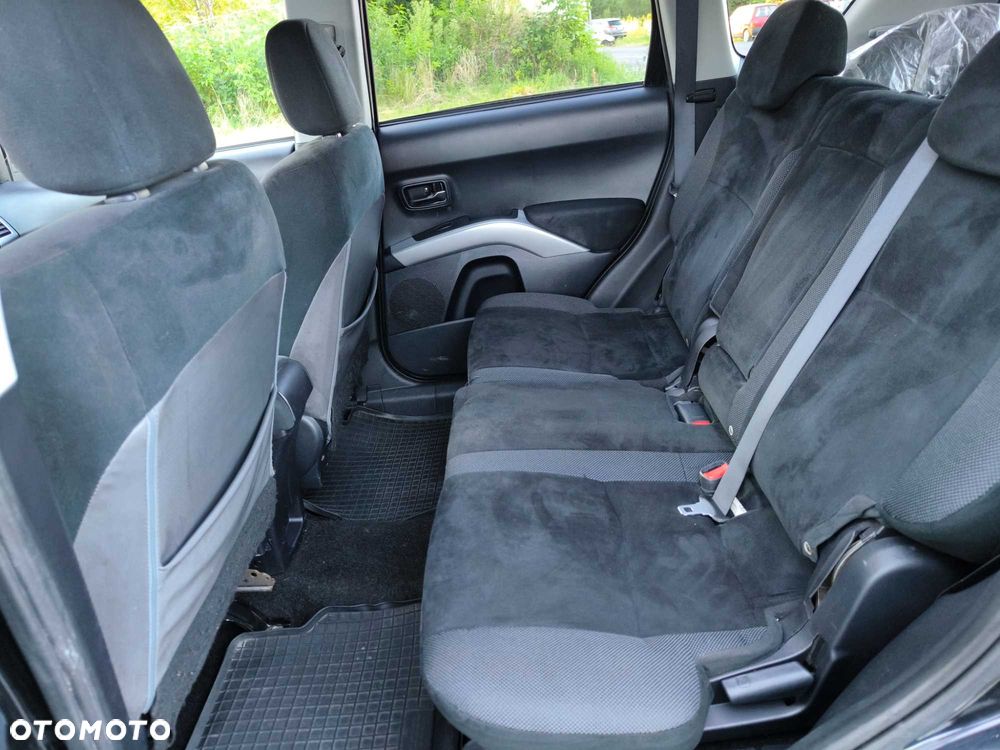 Mitsubishi Outlander - 7