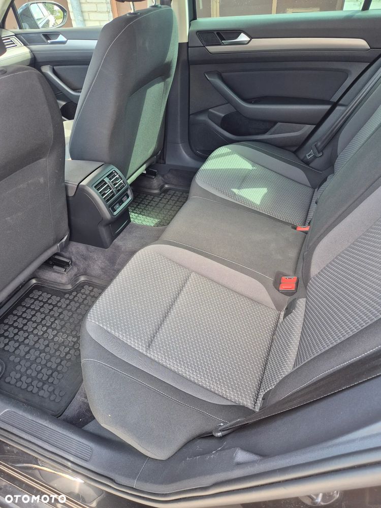 Volkswagen Passat 2.0 TDI BMT Trendline - 25