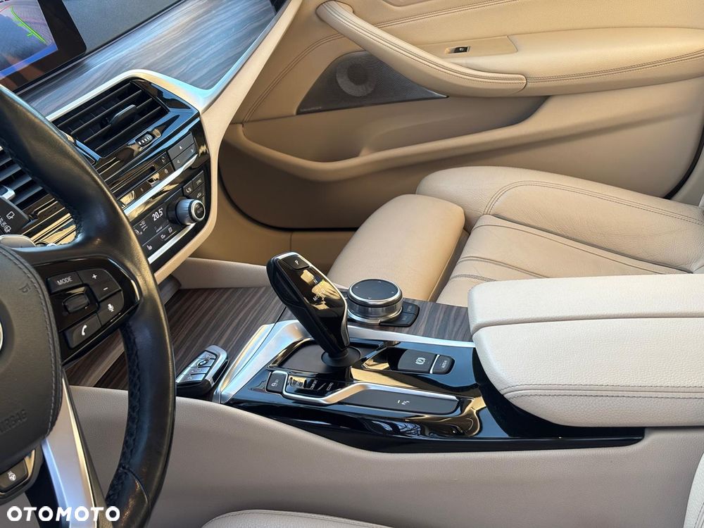 BMW Seria 5 540d xDrive M Sport sport - 34