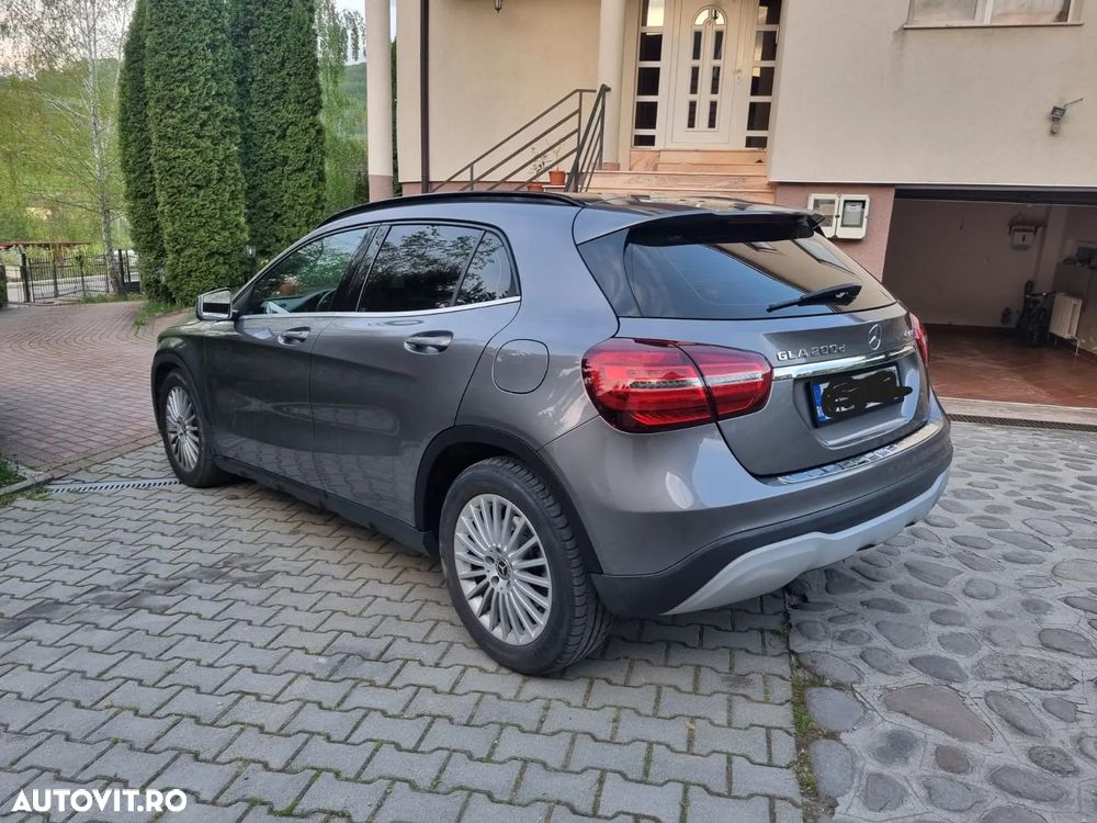 Mercedes-Benz GLA 200 d 4MATIC Aut. - 2