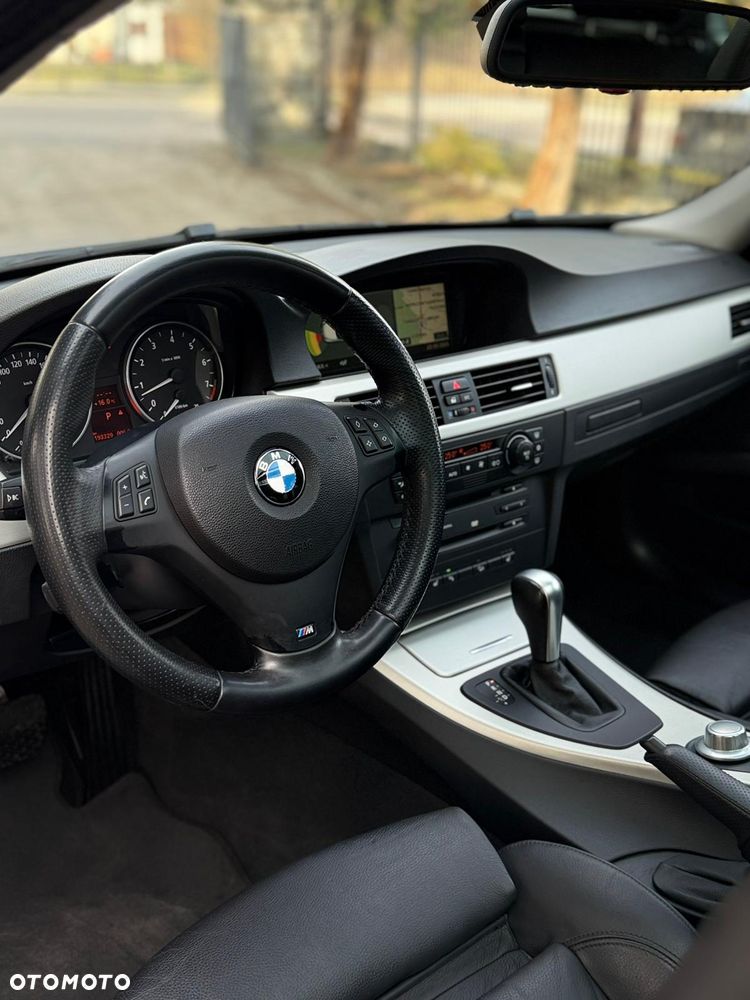 BMW Seria 3 330xi - 10