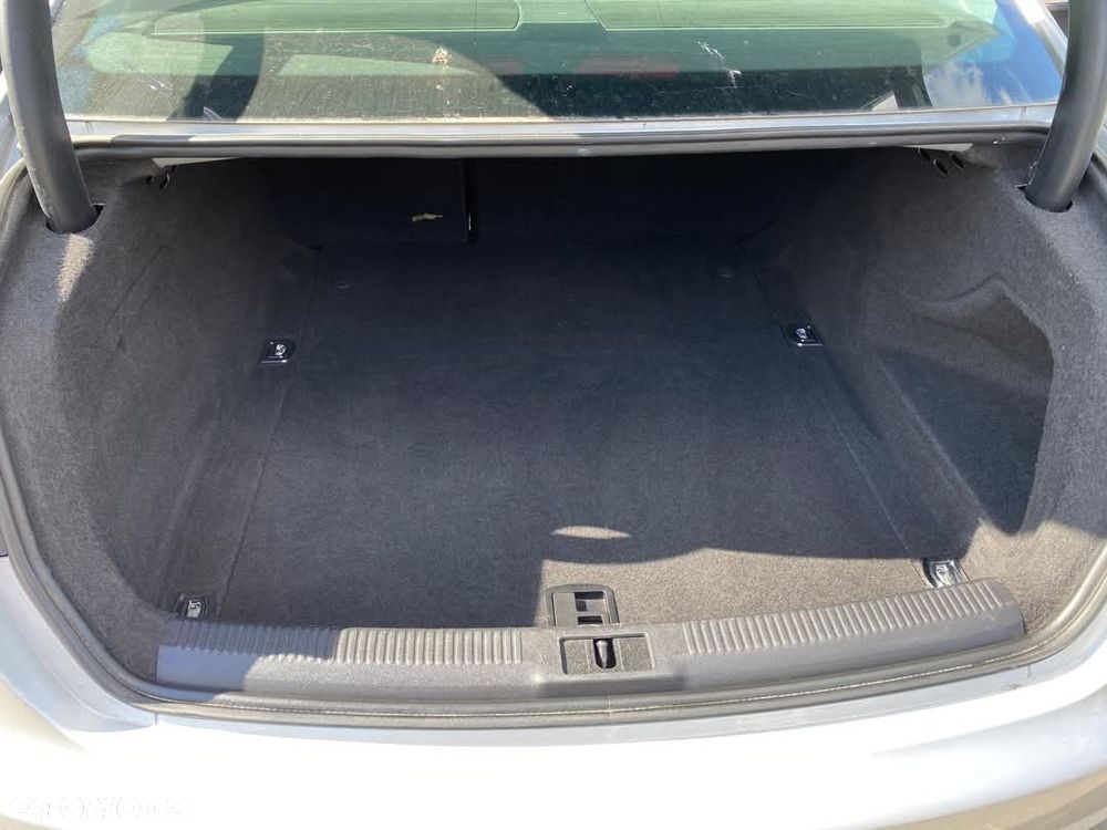 Audi A4 Limousine 2.0 TDI DPF Ambition - 19