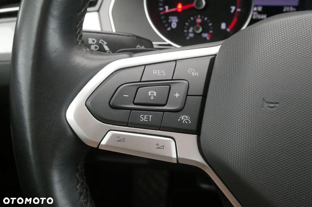Volkswagen Passat Variant 2.0 TSI Business DSG - 23