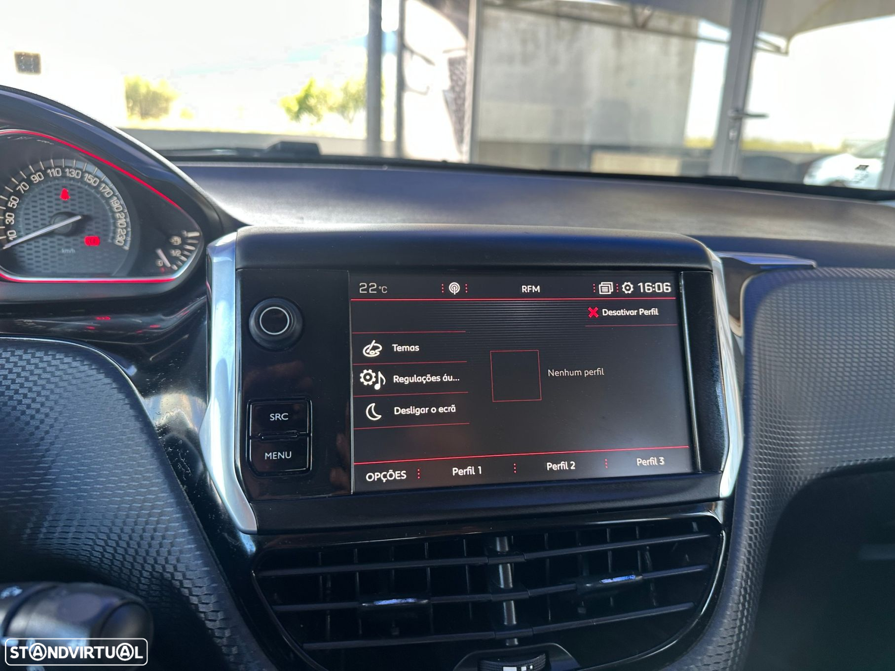 Peugeot 2008 1.2 PureTech GT Line - 29