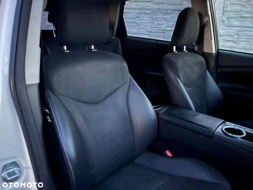 Toyota Prius+ (Hybrid) - 10