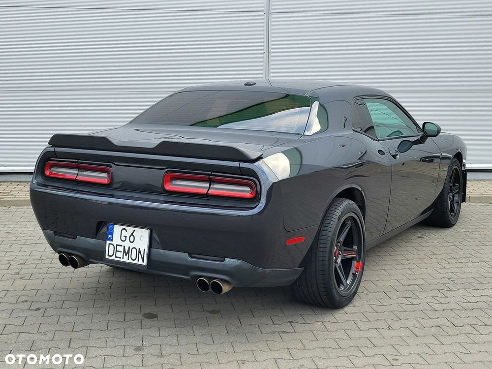 Dodge Challenger - 17