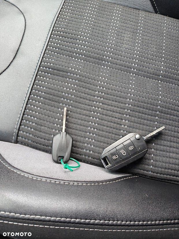 Peugeot 2008 PureTech 110 Stop&Start Allure - 23