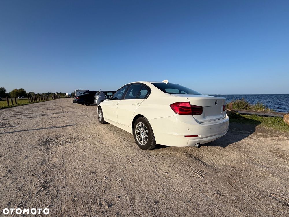 BMW Seria 3 318d - 6