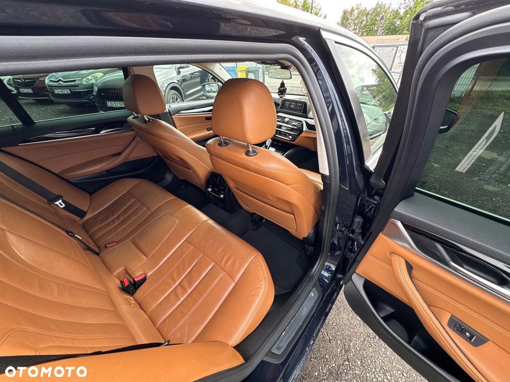 BMW Seria 5 520i Sport Line - 22