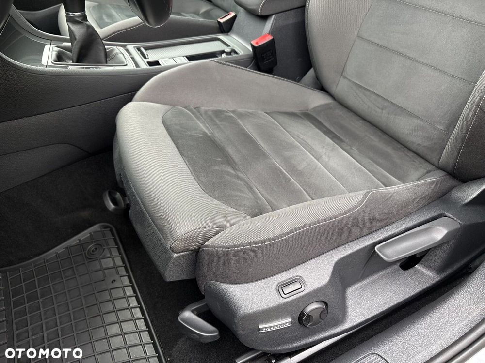 Volkswagen Golf 1.5 TSI BMT Comfortline - 12