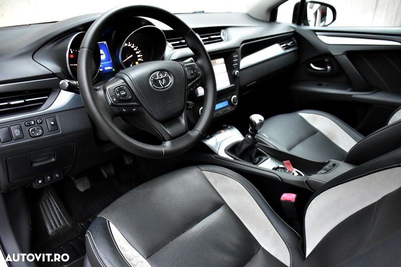 Toyota Avensis 2.0 D-4D Elegance - 12