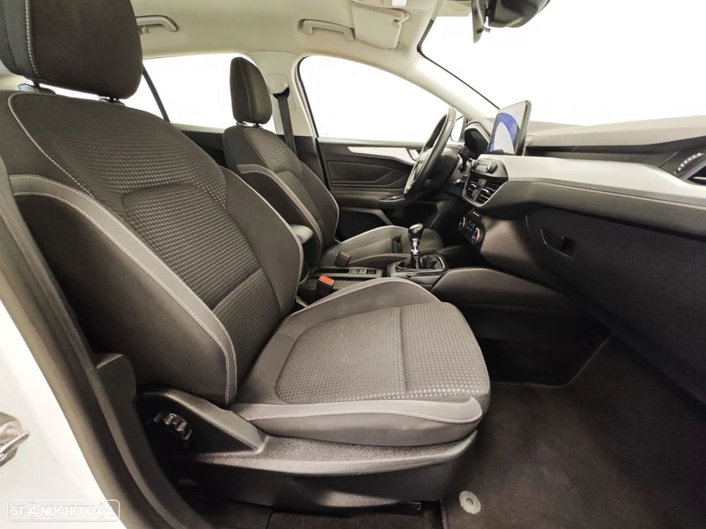 Ford Focus SW 1.0 EcoBoost MHEV Connected - 38