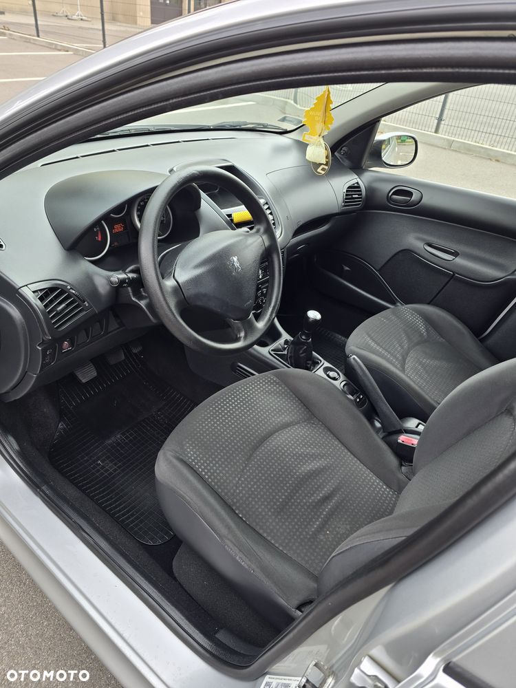 Peugeot 206 plus - 8