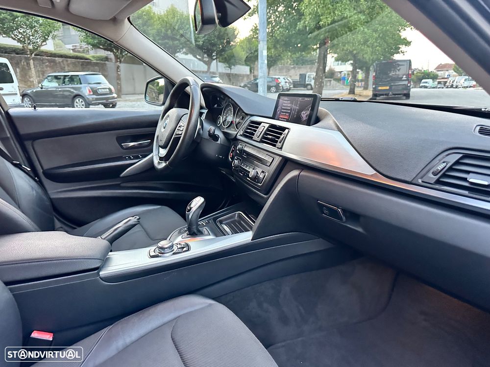 BMW 320 d Auto Line Modern - 44
