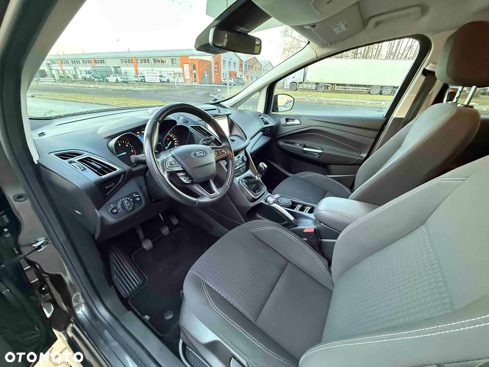 Ford Grand C-MAX - 10