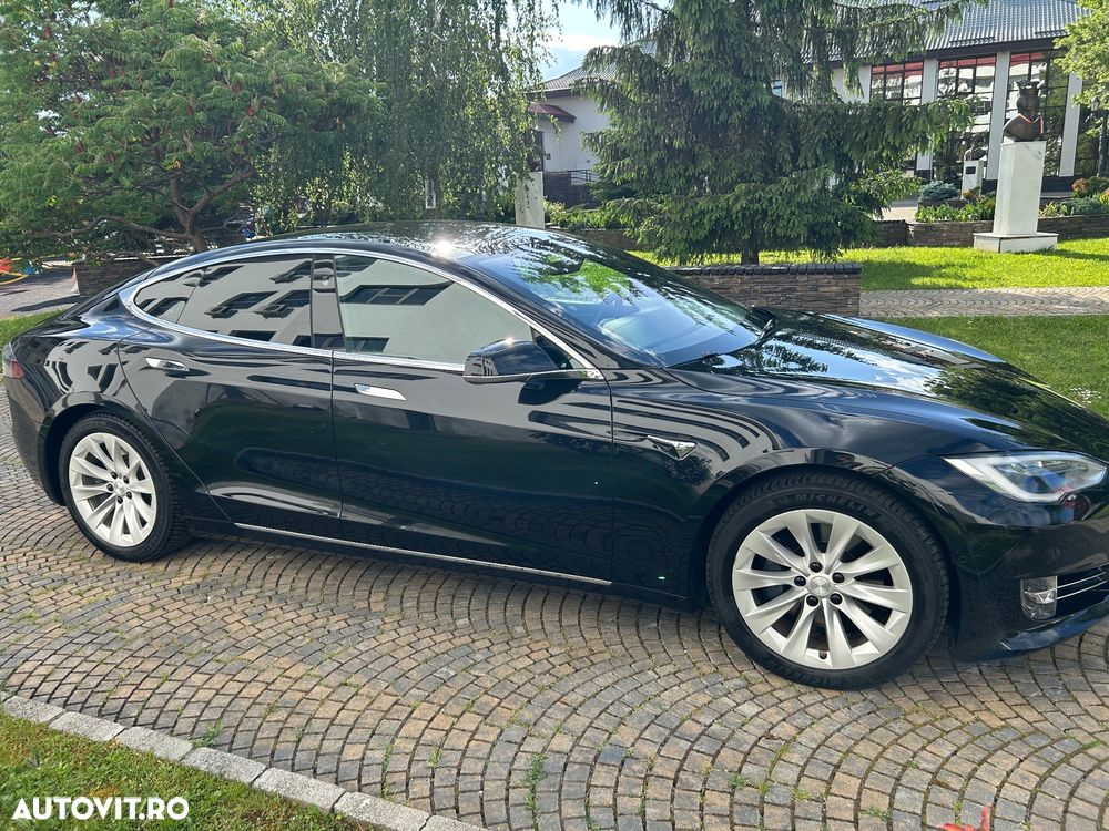 Tesla Model S - 13