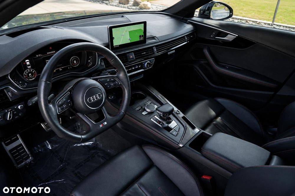 Audi A4 Limousine - 9