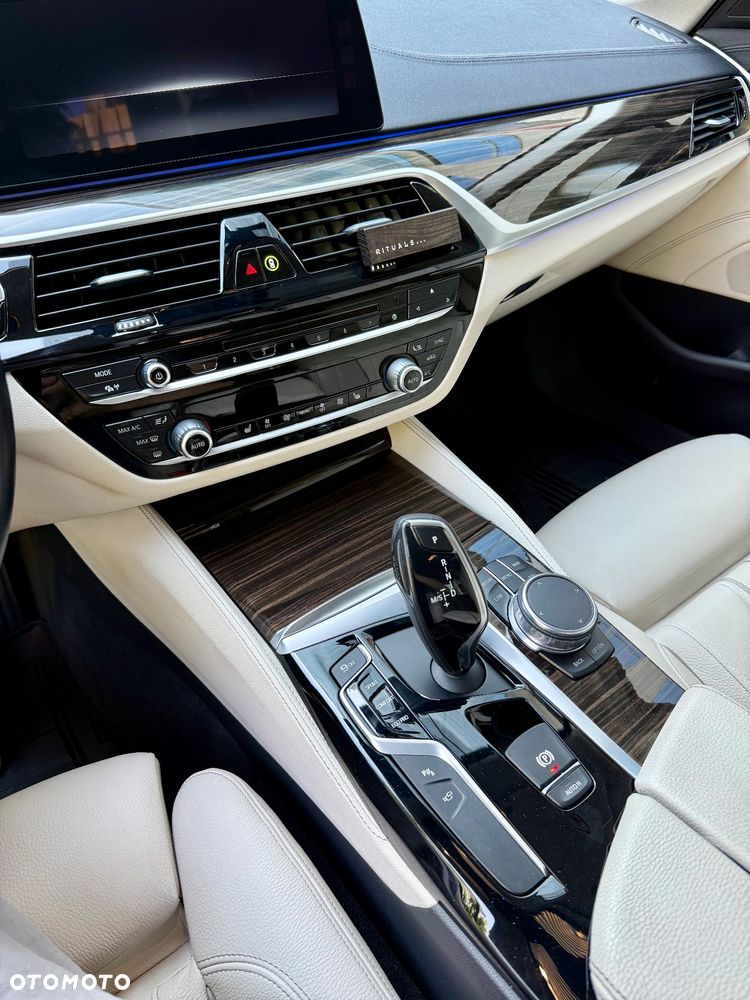 BMW Seria 5 520d Luxury Line - 10