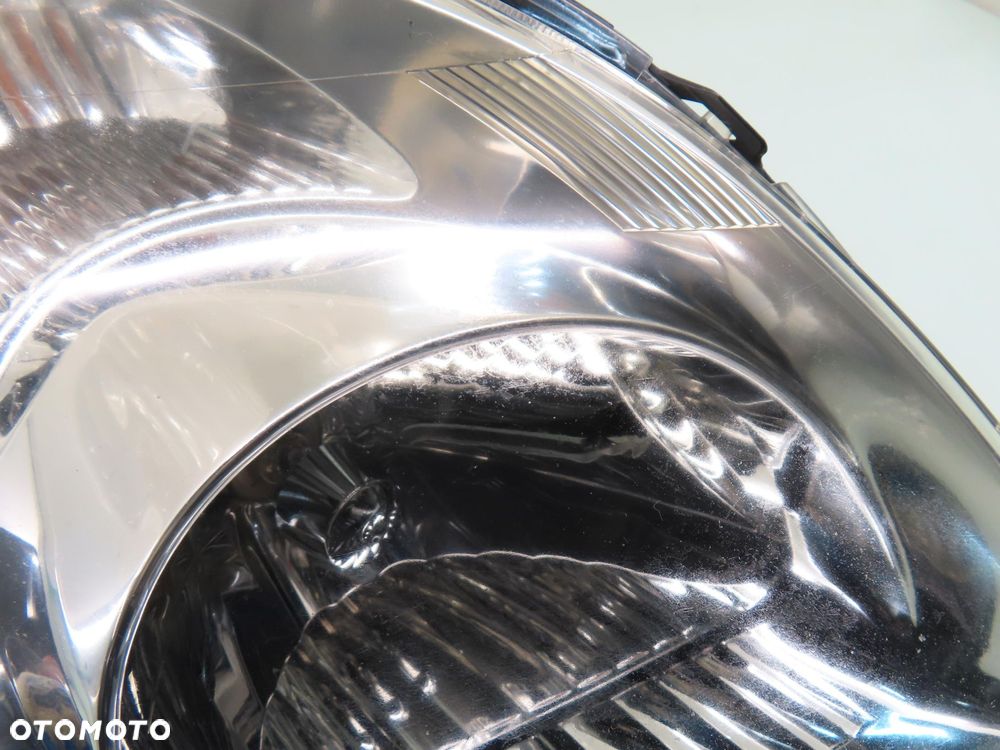LAMPA PRAWA PRZEDNIA SUZUKI SWIFT III - 8