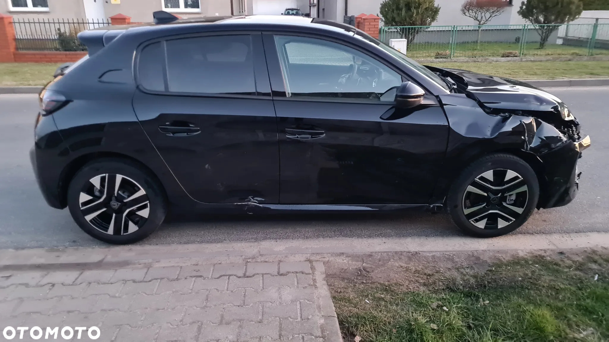 Peugeot 208 - 7