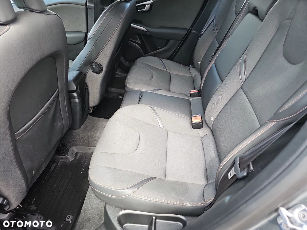 Volvo V40 T3 Drive-E Momentum - 12