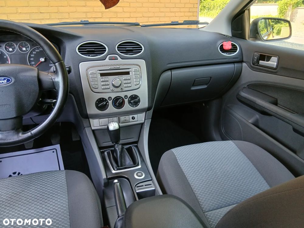 Ford Focus 1.6 Ambiente - 10