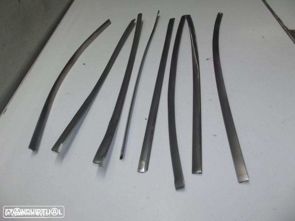 datsun 1200 frisos das portas a volta dos vidros - 1