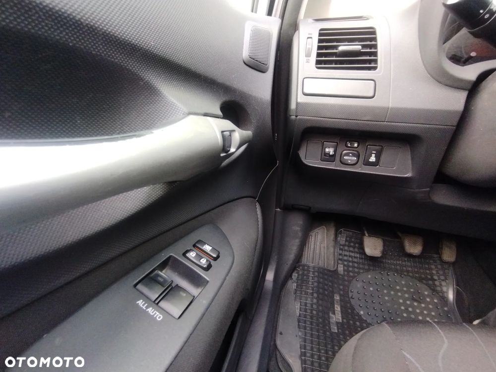 Toyota Auris 1.4 D-4D Terra EU5 - 10