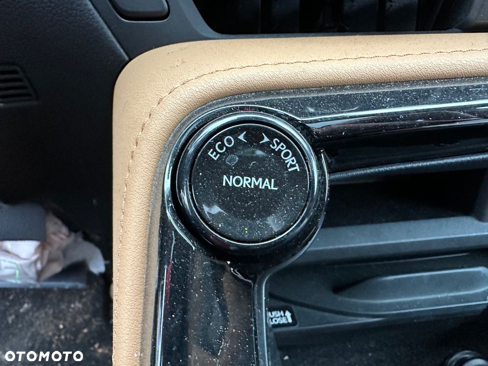 Lexus NX 450h+ E-FOUR - 24