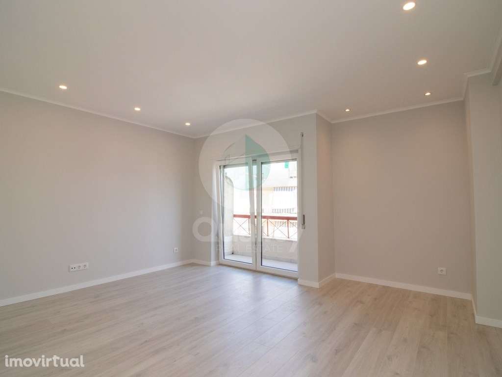 Apartamento T3 totalmente remodelado na Baixa da Banheira - Grande imagem: 3/46