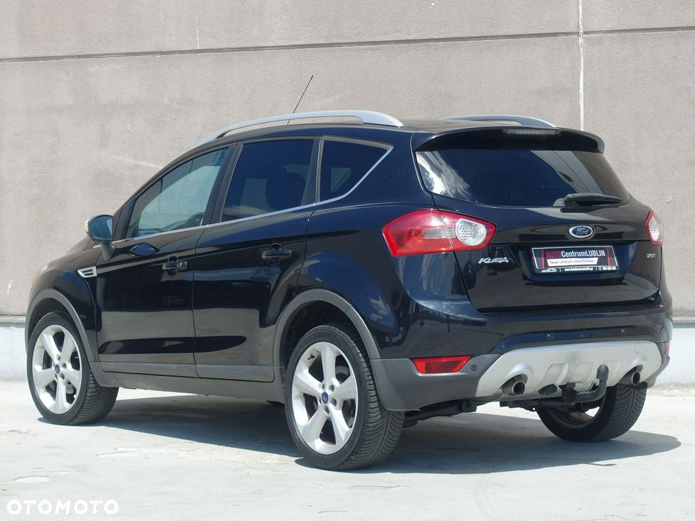 Ford Kuga 2.5 4x4 Titanium - 8