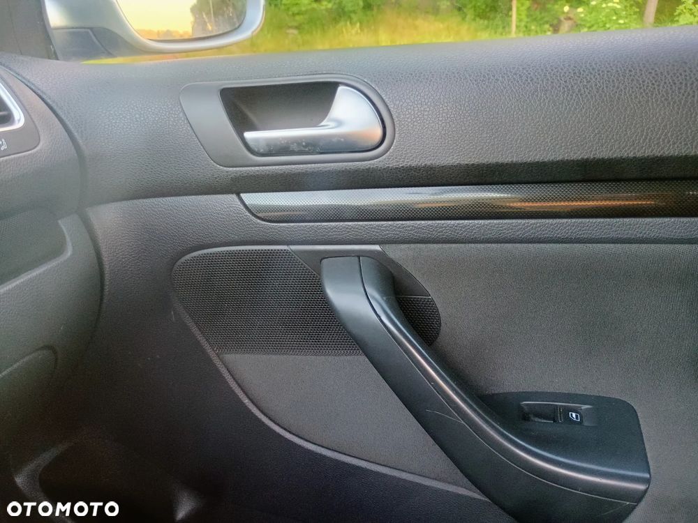 Volkswagen Golf 1.6 TDI DPF Highline - 19