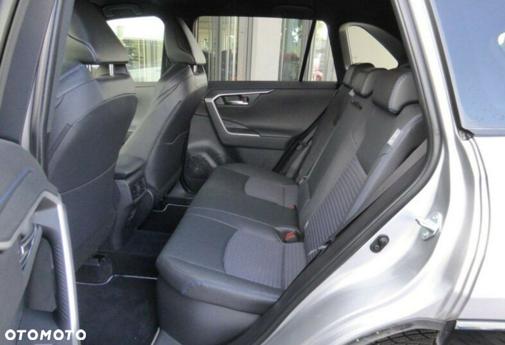 Toyota RAV4 - 9