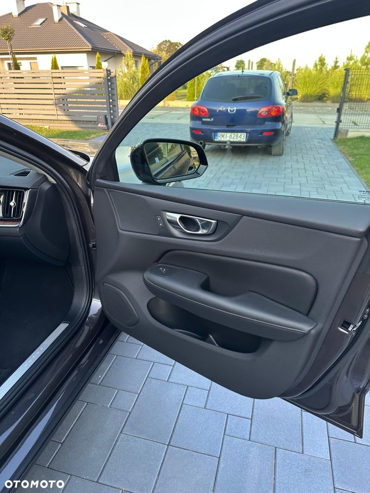 Volvo S60 B5 B Ultimate Dark - 17