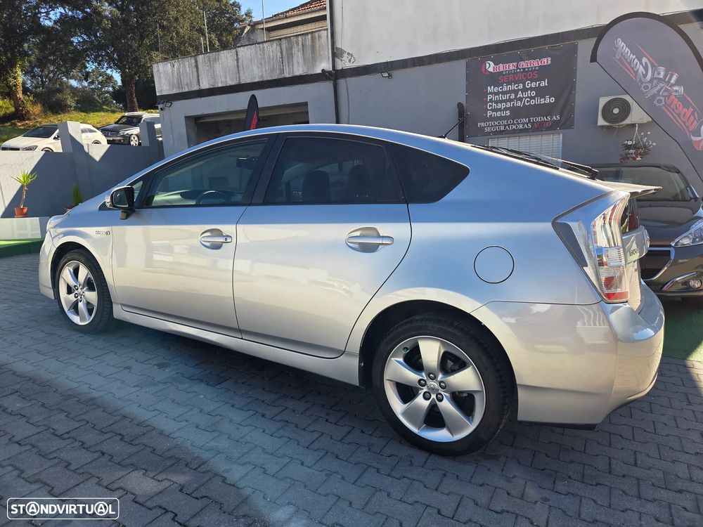 Toyota Prius - 5
