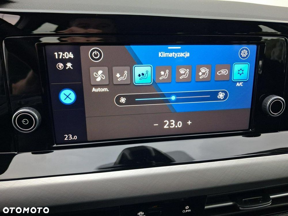 Volkswagen Golf - 22