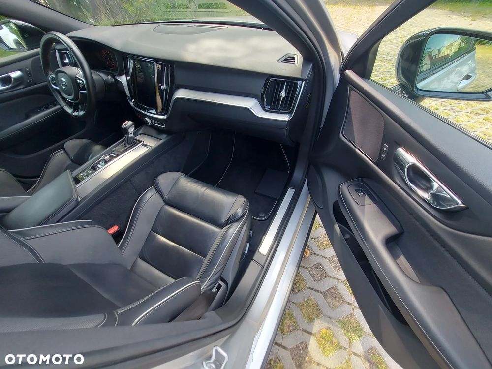 Volvo S60 T4 R-Design - 31