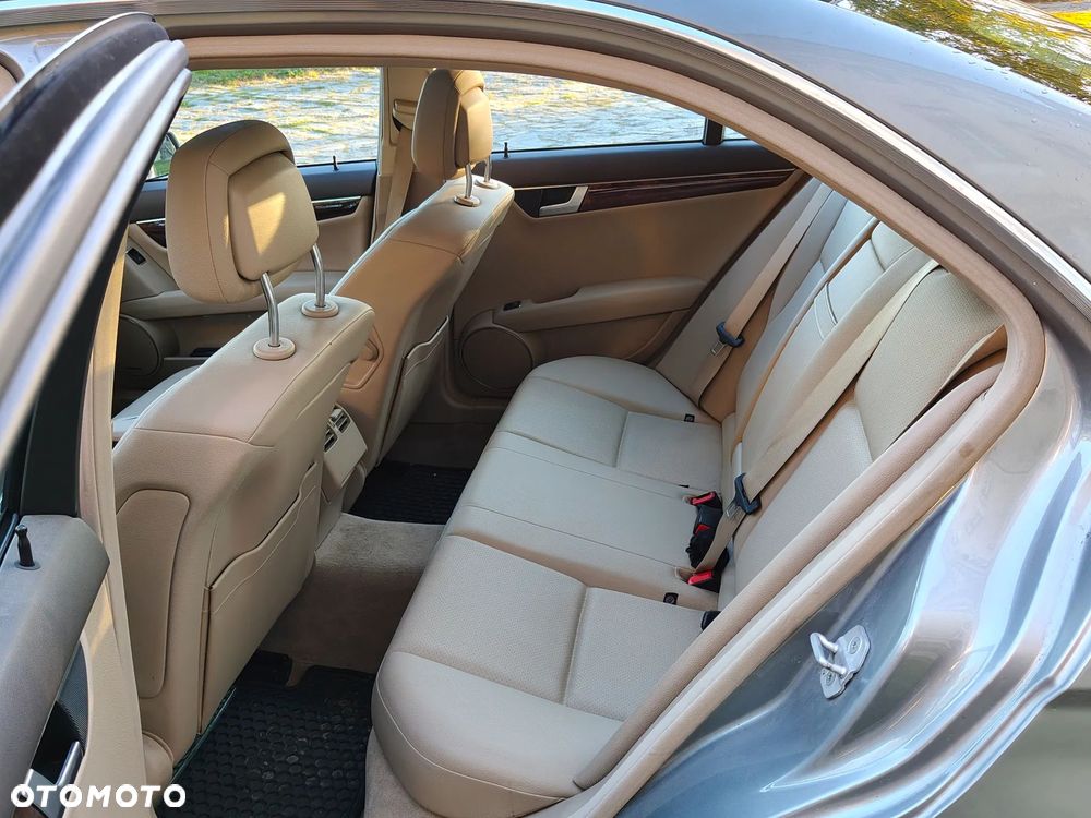 Mercedes-Benz Klasa C 350 4Matic (BlueEFFICIENCY) 7G-TRONIC Avantgarde - 8