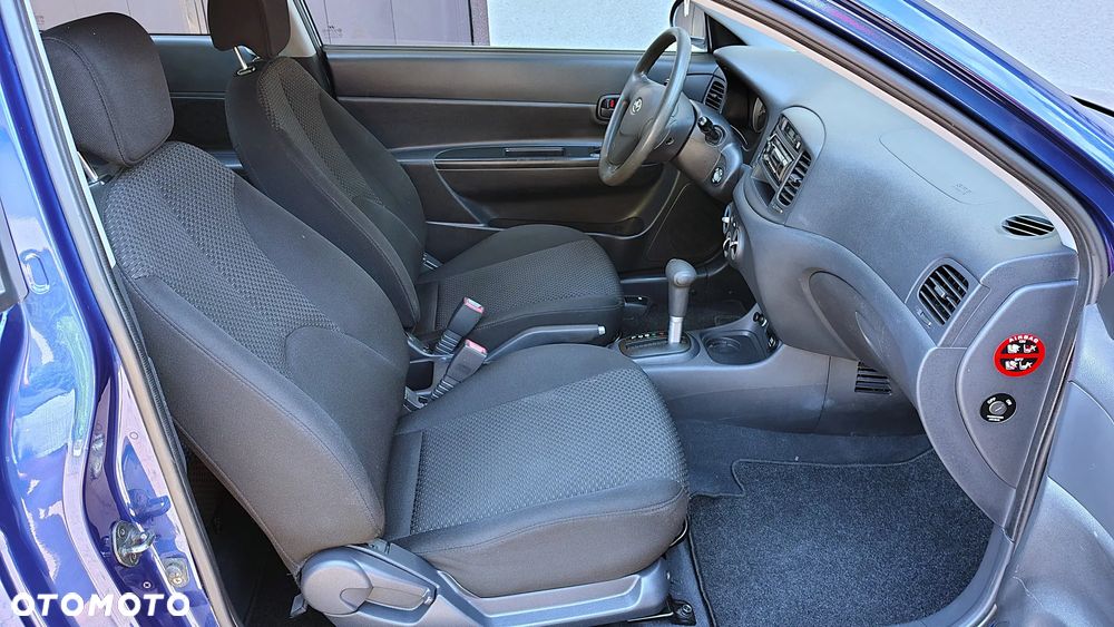 Hyundai Accent - 10
