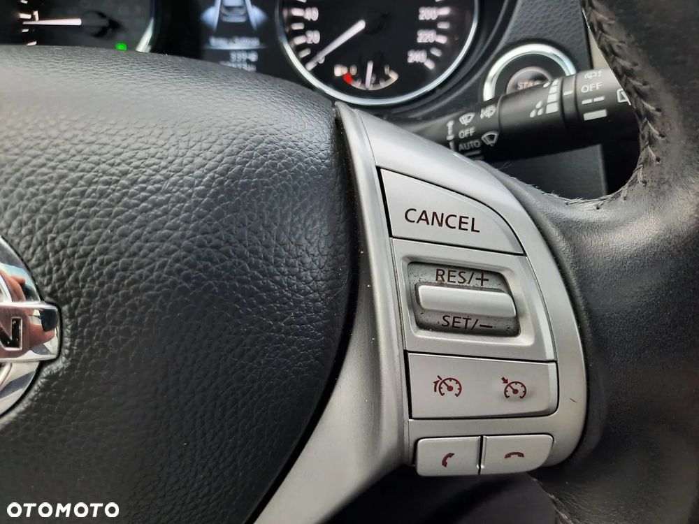 Nissan Qashqai 1.6 DCi 4x4 Tekna EU6 - 31