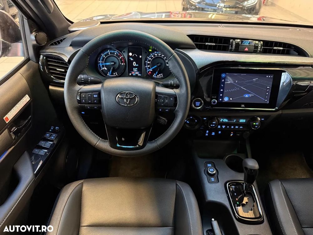Toyota Hilux 2.8D 204CP 4x4 Double Cab AT Invincible - 12