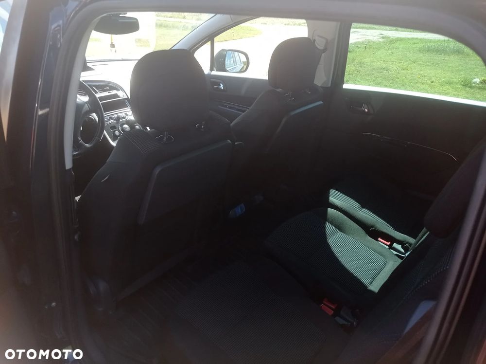 Peugeot 5008 1.6 Active 7os - 9