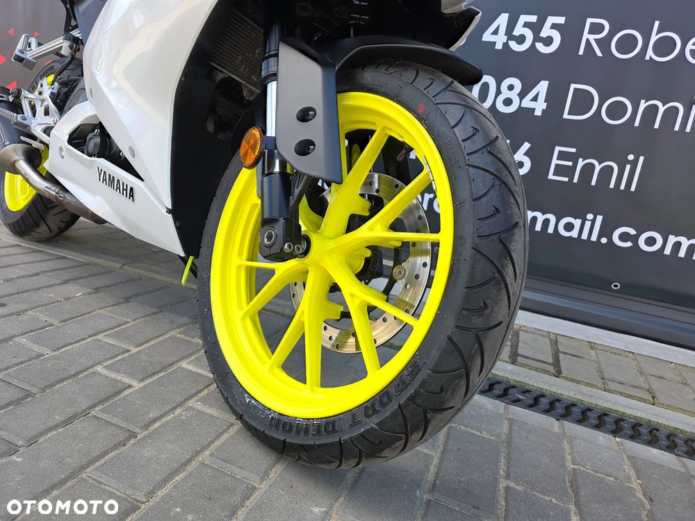 Yamaha YZF - 17