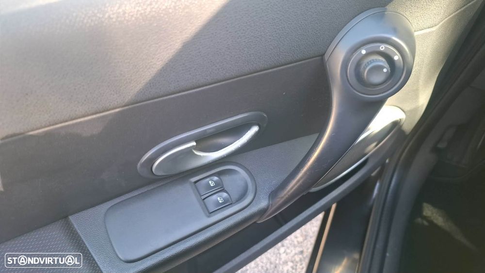 Renault Clio Sport Tourer - 19