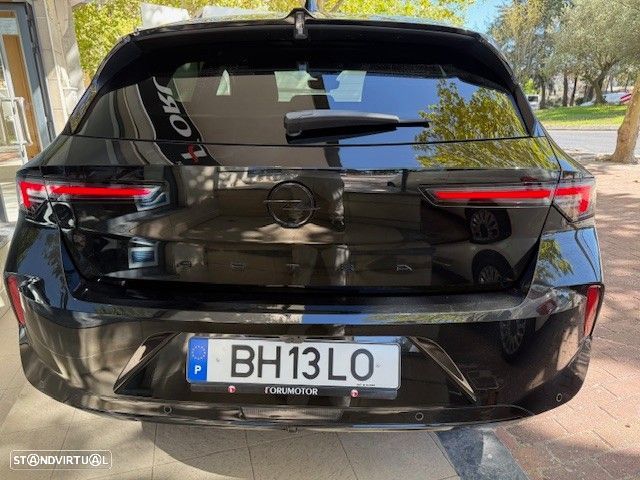 Opel Astra 1.2 T GS Line - 4