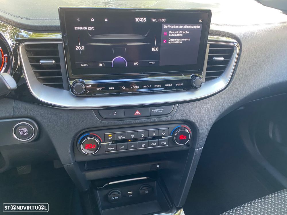 Kia XCeed 1.6 CRDi Tech+SRF - 41