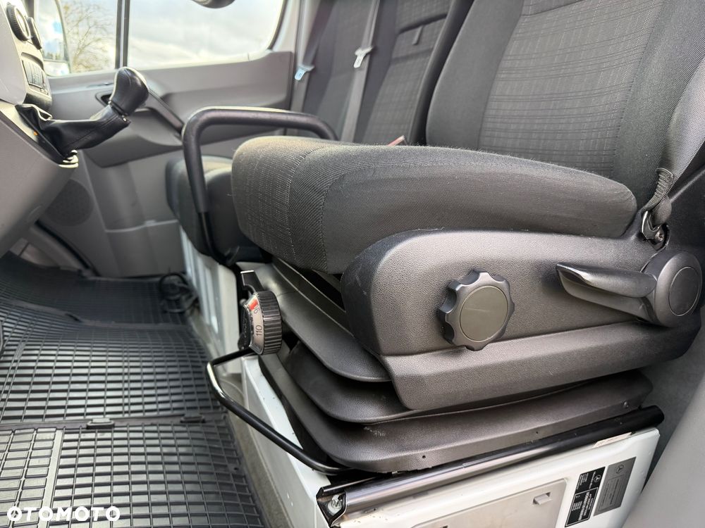 Mercedes-Benz Sprinter - 22