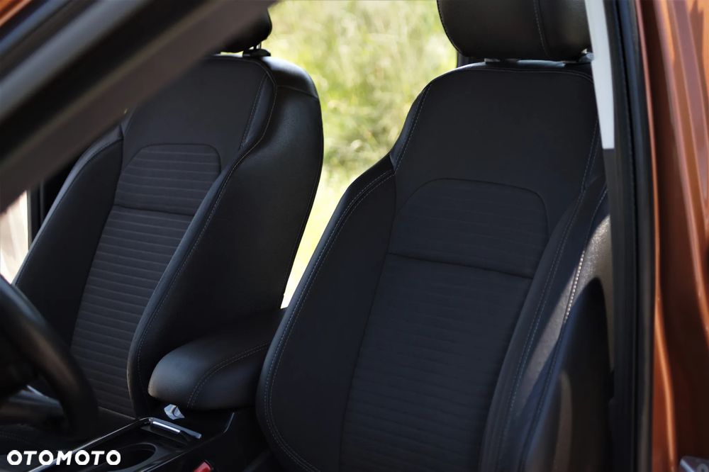 Ford Kuga - 31
