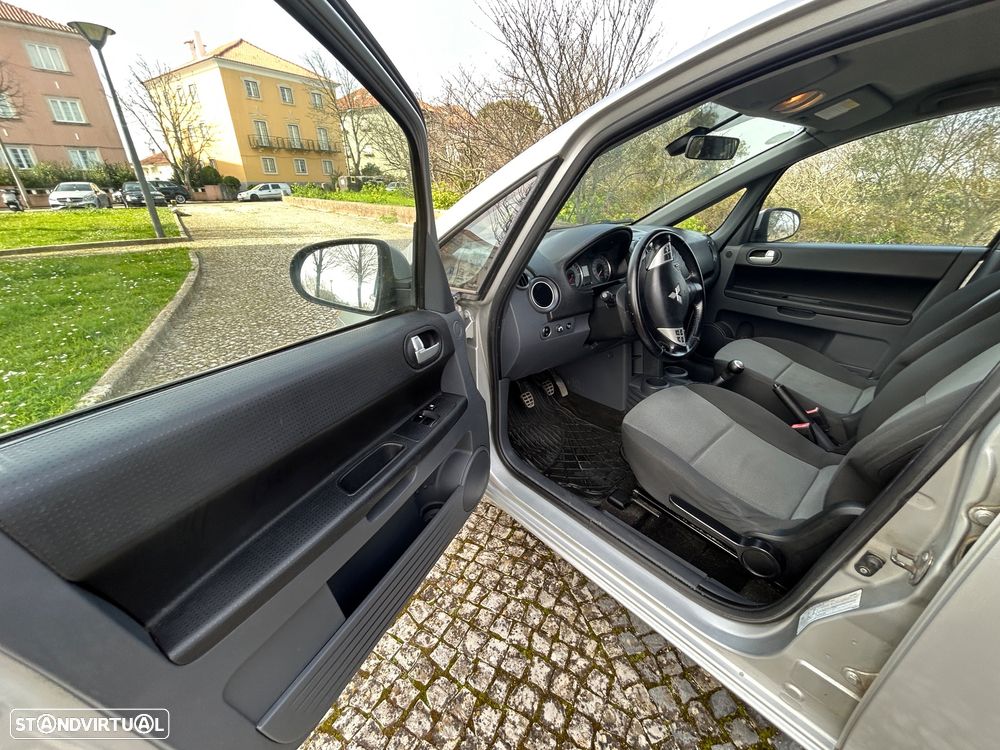 Mitsubishi Colt - 15